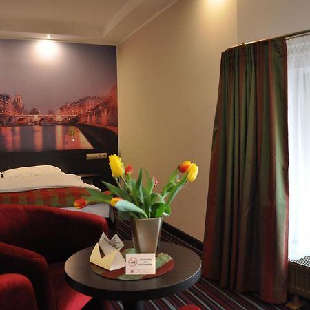 Hotel Atrium Nowy Tomyśl Extérieur photo