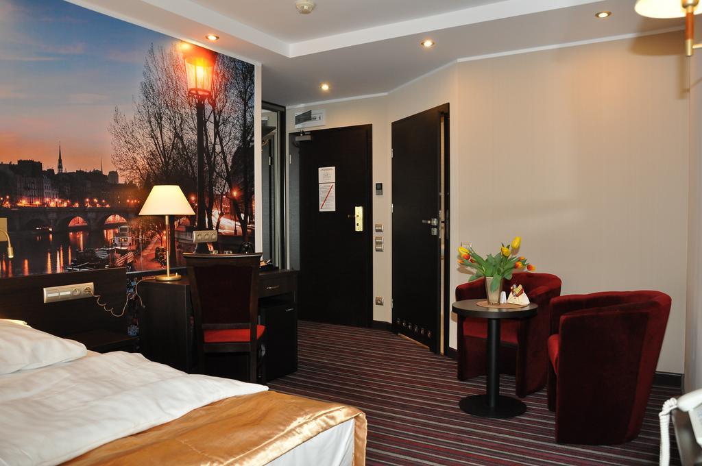 Hotel Atrium Nowy Tomyśl Extérieur photo
