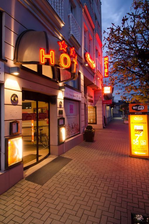 Hotel Atrium Nowy Tomyśl Extérieur photo