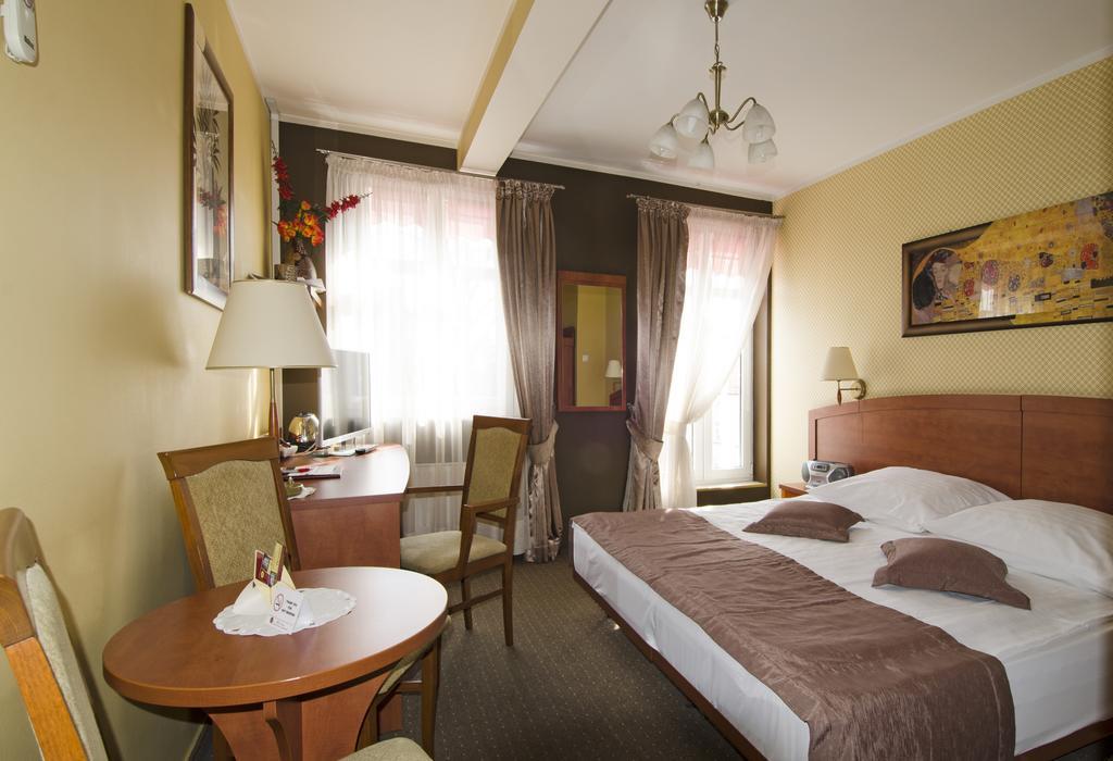 Hotel Atrium Nowy Tomyśl Chambre photo