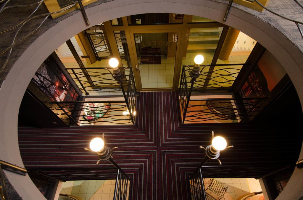 Hotel Atrium Nowy Tomyśl Extérieur photo