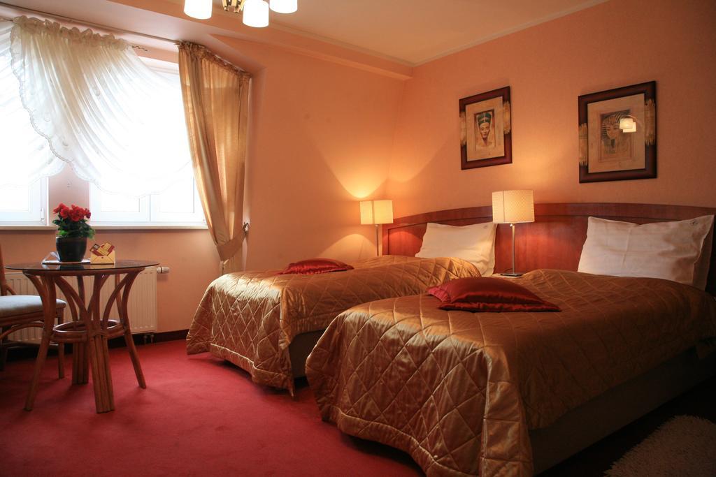 Hotel Atrium Nowy Tomyśl Extérieur photo