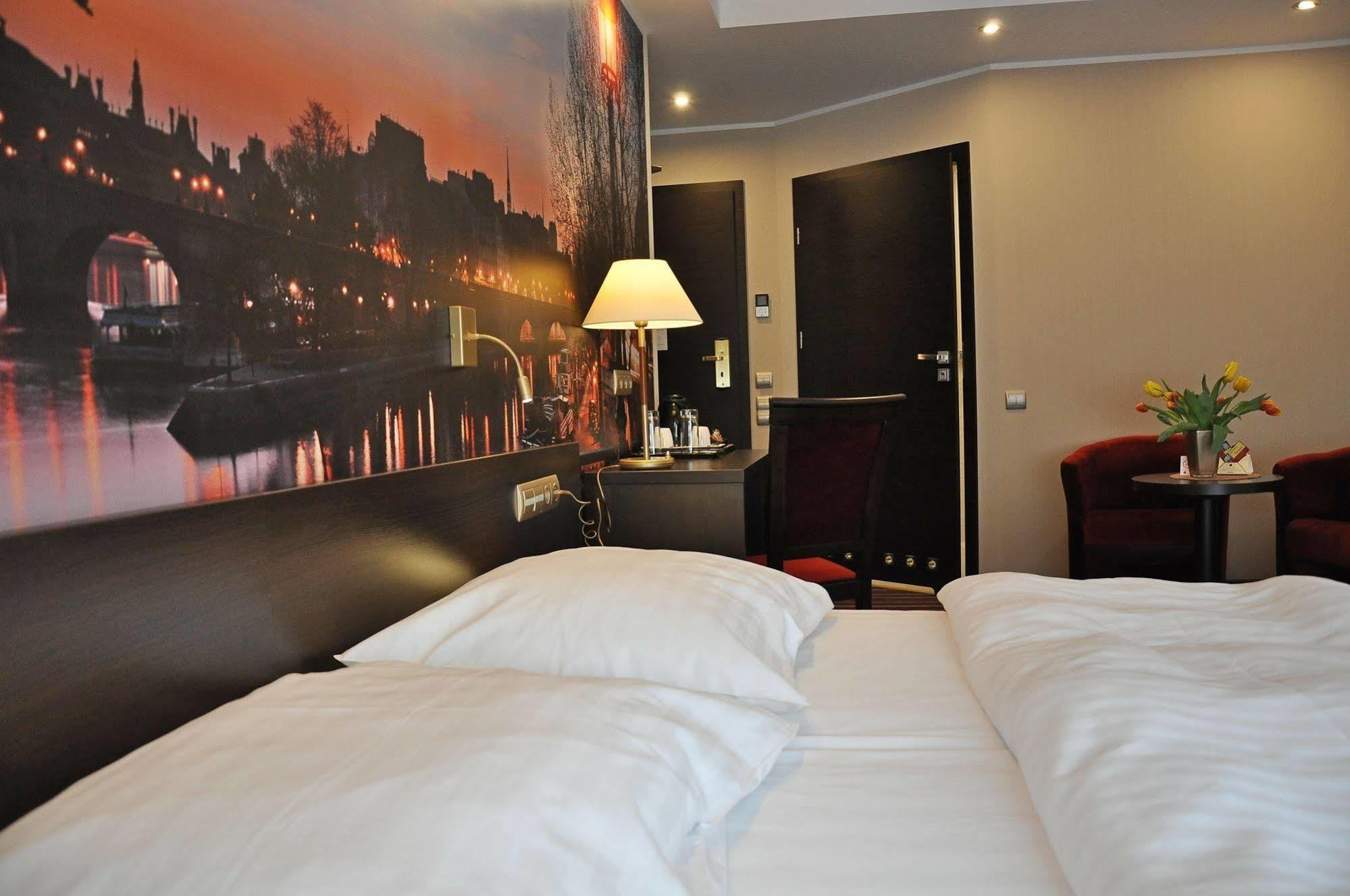 Hotel Atrium Nowy Tomyśl Extérieur photo