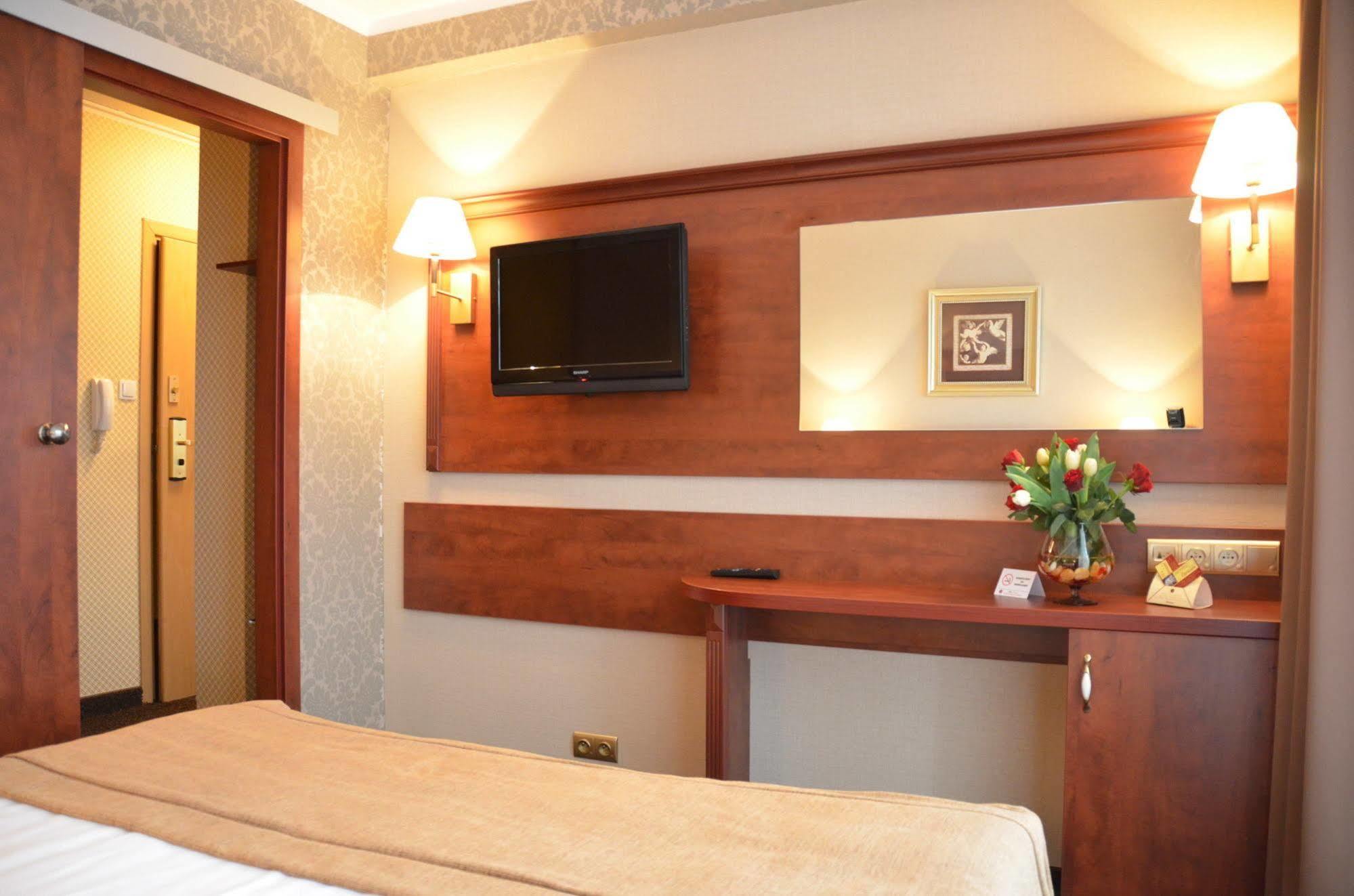Hotel Atrium Nowy Tomyśl Extérieur photo