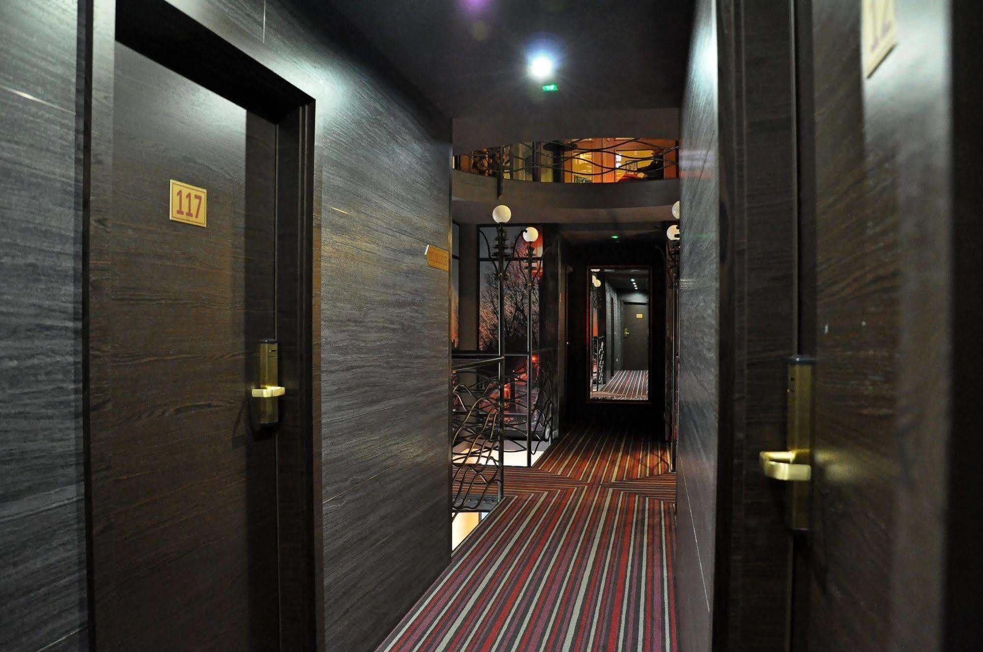 Hotel Atrium Nowy Tomyśl Extérieur photo